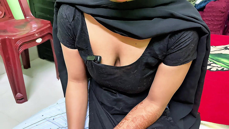 Riya Chowdhury: Sesso con il mio sexy domestico quando mia moglie non è...