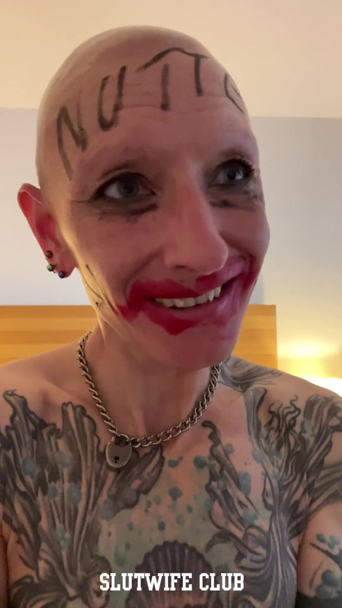 Slutwife Club: 粉丝制作的 fucktoy vilja 的蒙面深喉,裸屁股骑乘和粘性完成