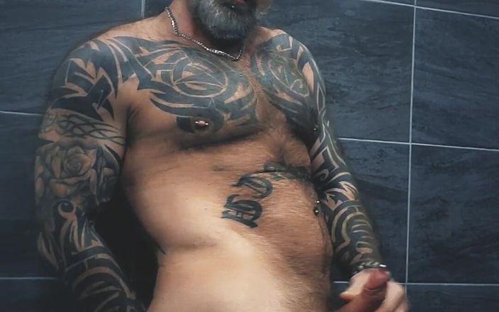 Marc Angelo: Rompiendo una leche antes de la ducha