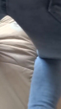 Eu me masturbo assistindo meu masturbar e quero me foder na bunda