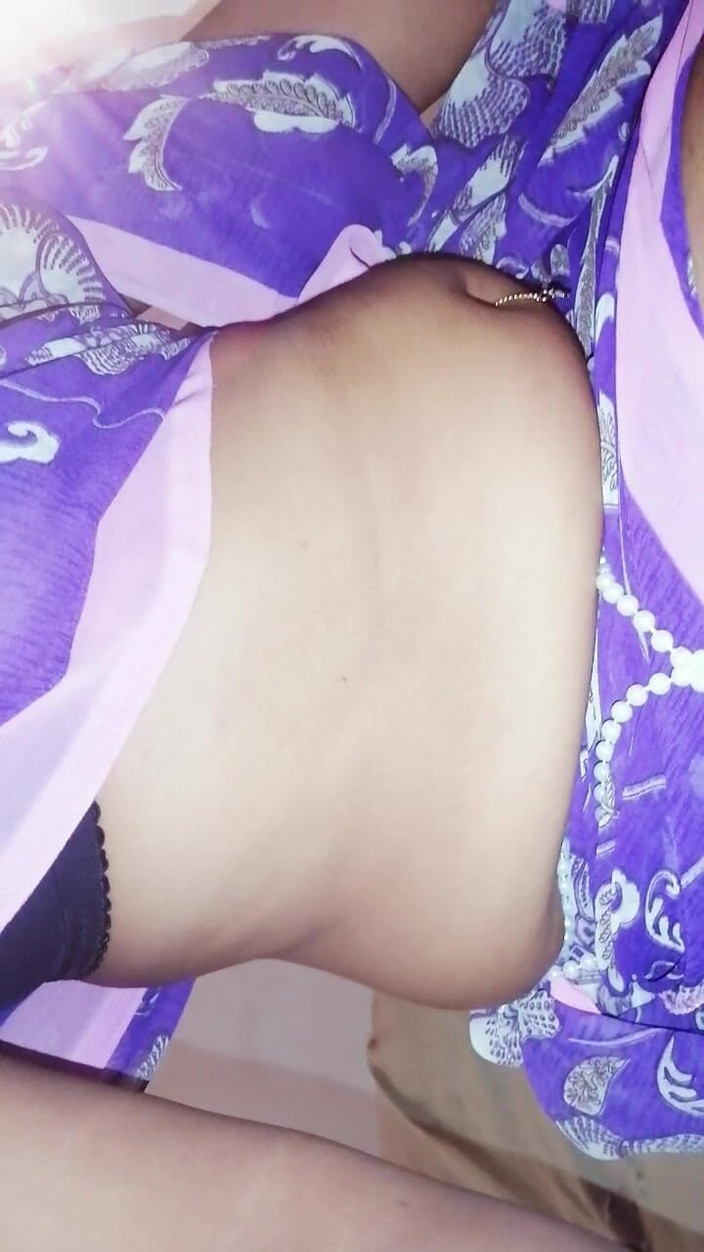 Tina Baby: Servitoarea mea are obiceiuri interesante de supt, partea 1