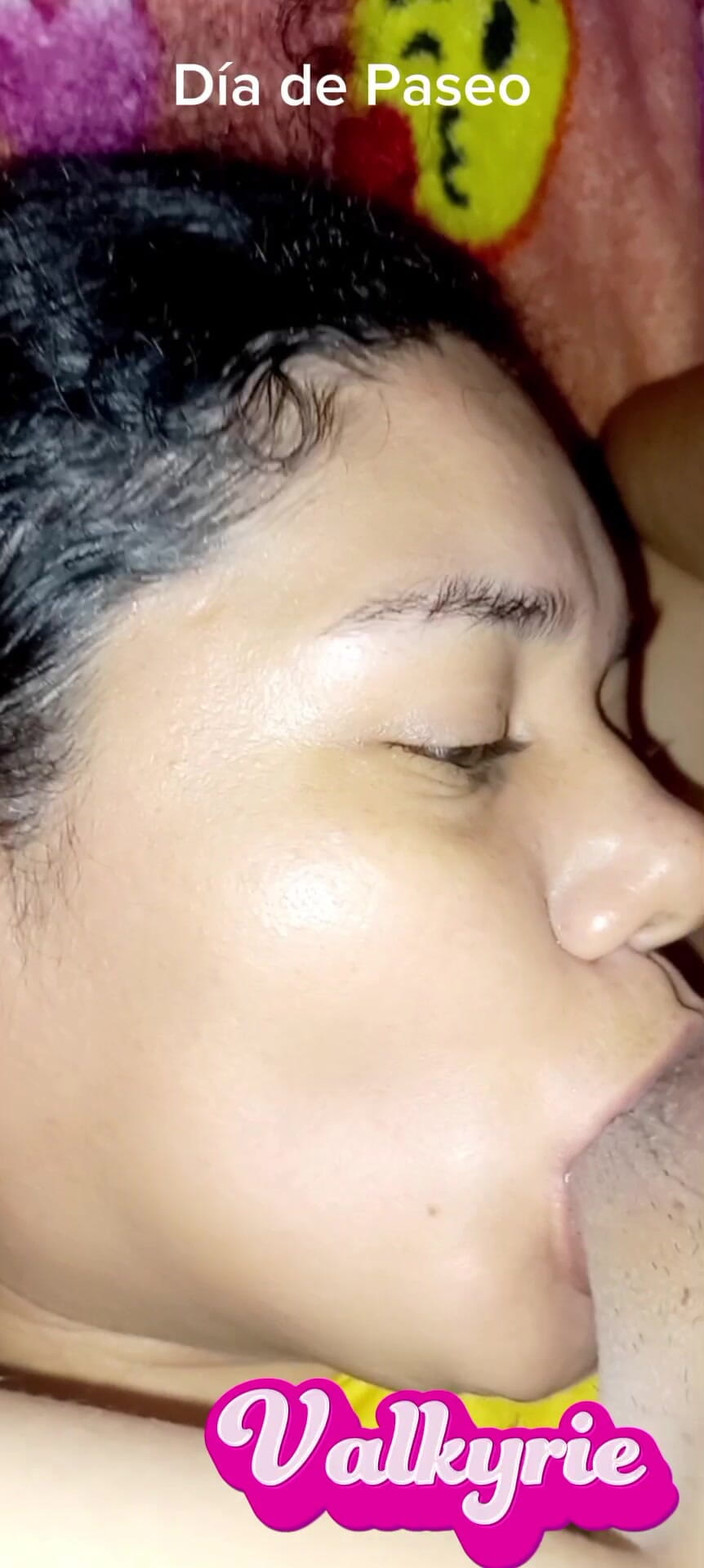 Valkyrie and Luigy Couple: 出去一天，但之前没有给一个很好的深喉口交和射在她脸上。