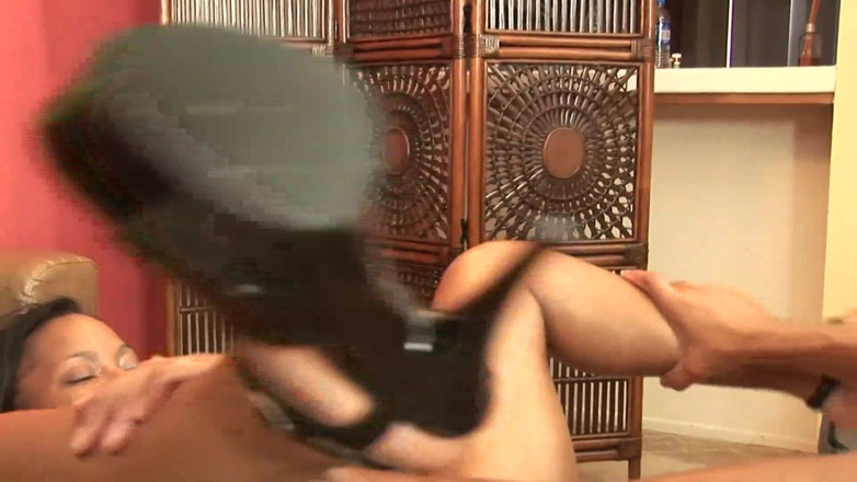 Africans Orgasm: Stunning black chick with big and round ass rides a...