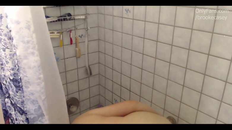 Brooke Casey: Inundaba el baño para filmar este video