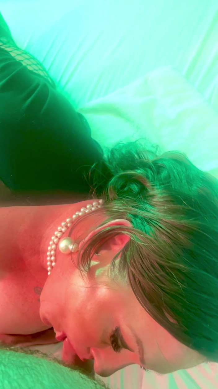 SanDiego8383: Letting a Complete Stranger Cum on My Face