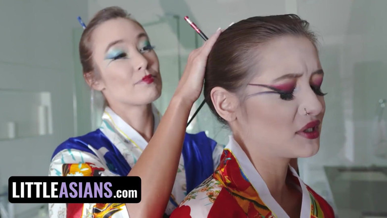 Little Asians: Little Aziaten - mooie Aziatische in kimono Christy Love leert onervaren...