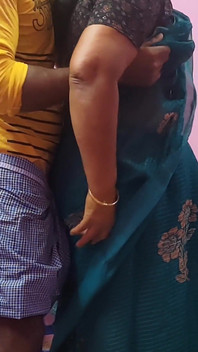 Hintli teyze yongboy ile seks yapıyor