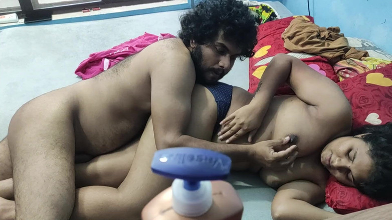 Vaigavarun45: T Shirt and Tracks Hot Sex, Mallu Couple Hot Fuck,...