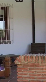 Lara Row una bella ragazza mora che ama il sesso specialmente anale in una lotta sessuale perversa