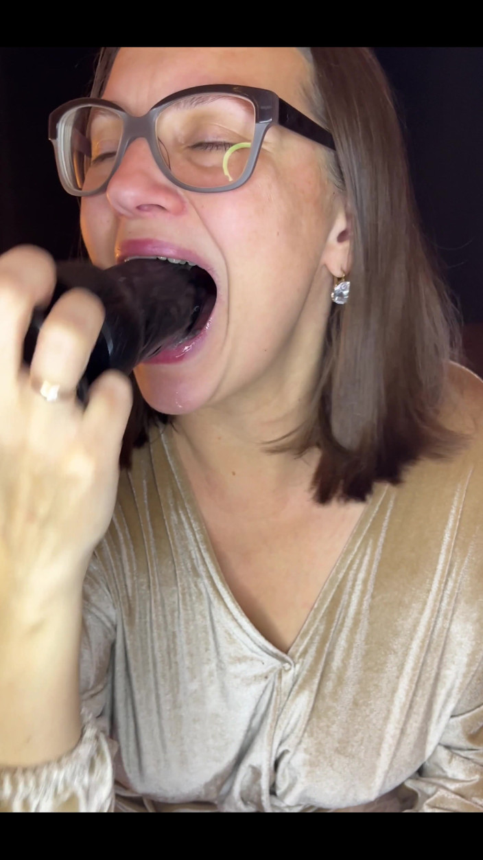 Crypto Mommy: 君のチンコを手のひらに乗せたい