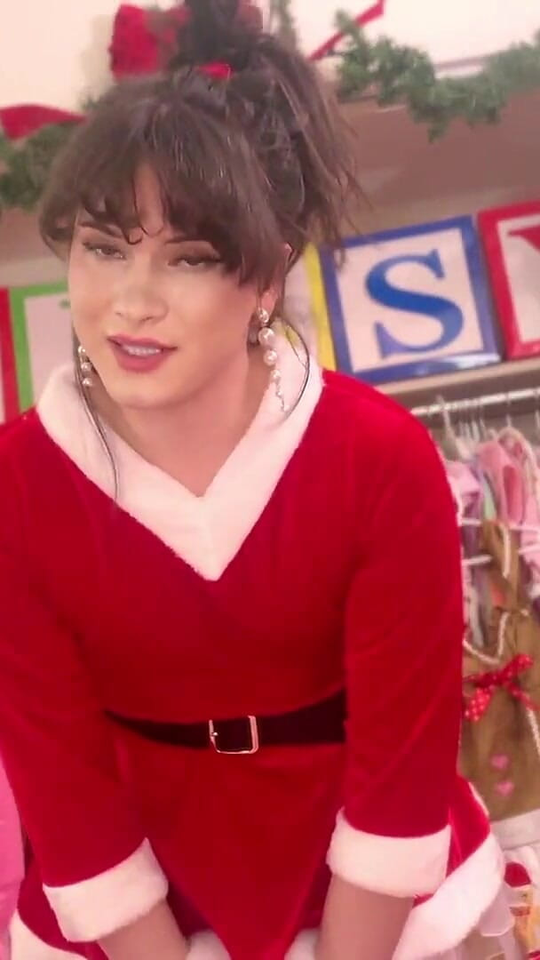 Trans Stepmother Prepares the Christmas Sissy Gangbang