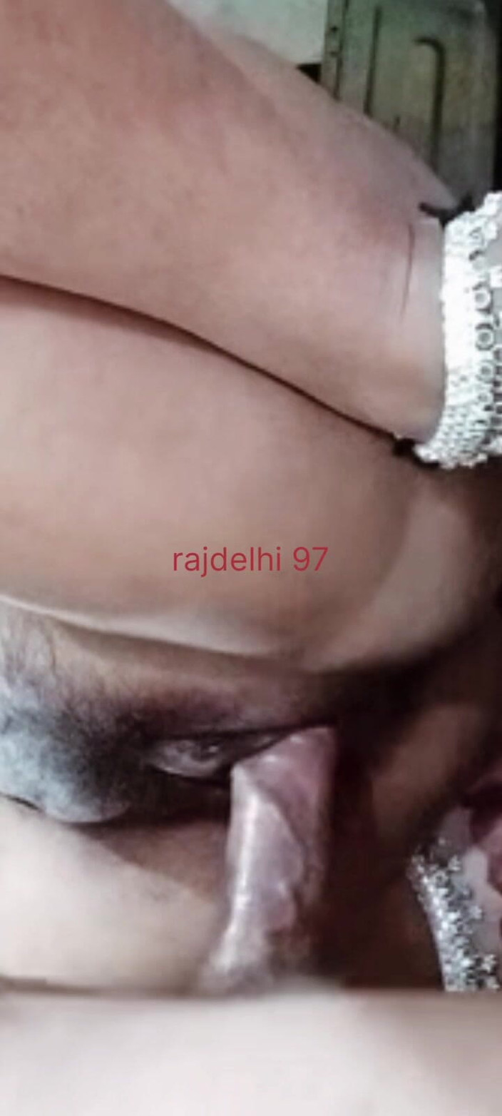 Rajdelhi97: Kawan bhabhi baru mengongkek saya video seks keras