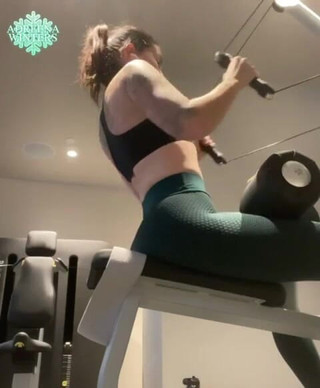 Adreena Winters: Jak jsem silnější, vy beta děvky prostě budete oslabení!