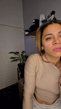 Ich Nehme Alles Auf, Was Mein Freund Und Ich Im Bett Machen. Masturbation Und Footjob.