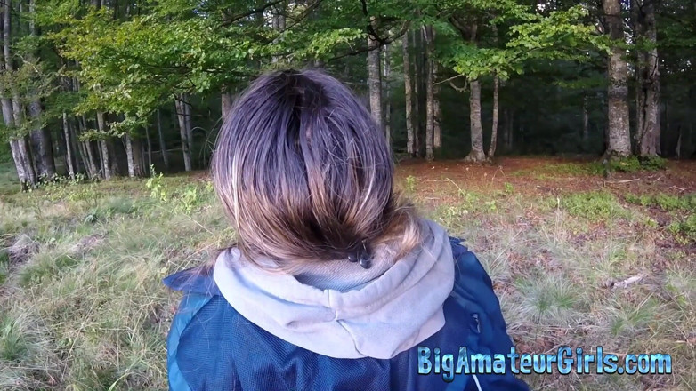 Big Amateur Girls: Минет по мере того как солнце поднимается утром в горах.