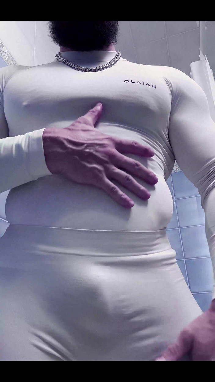 Mister Stone: Puoi vedere queste linee folli attraverso il panno sottile