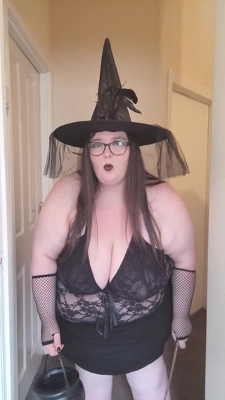 SSBBWLadyBrads: The fat ssbbw bully witch