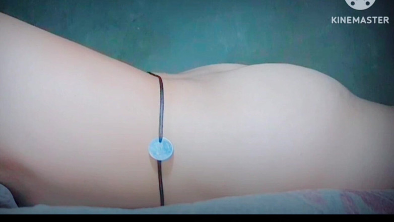 TricolorMusic3: Она сделала видео более горячим и чувственным. Мы уверены, что вы влюбитесь в свою модель, как эта кам-модель NRI М фигура