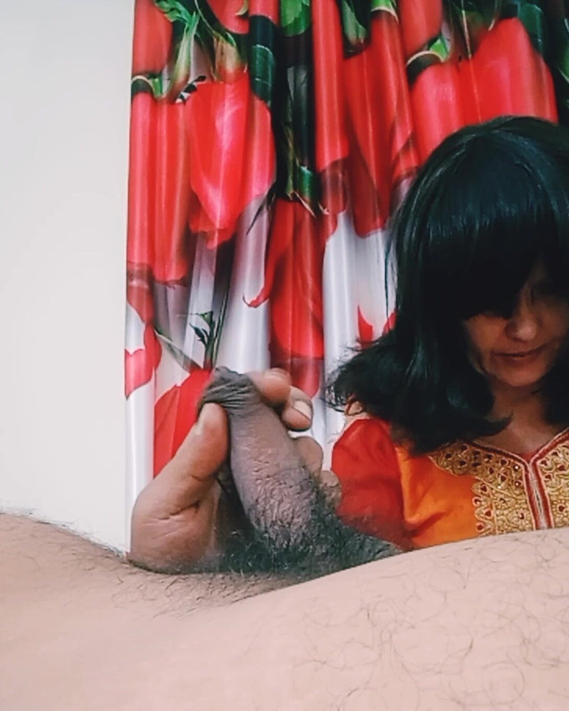 Seductive Hot Beauty In Passionate Playful Sex Scene (Bolly Karma)