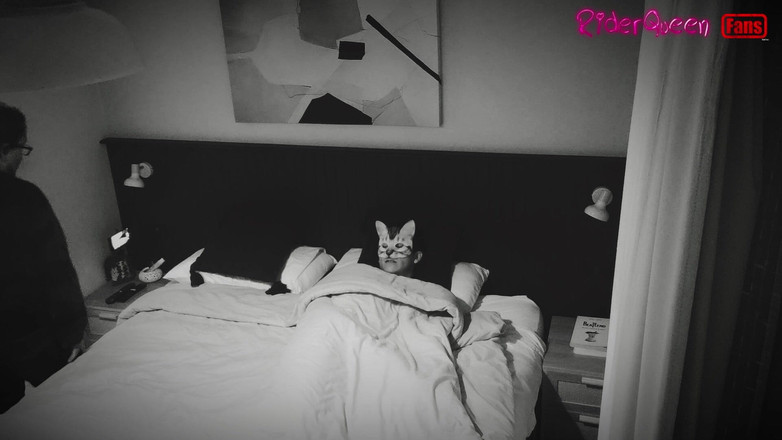 Riderqueen: Liefdevolle stiefmoeder, alleen fans in slow motion, in stiefvaders bed