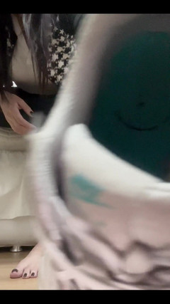KiffaFeet: 脱掉我昨天为你穿的汗水和超级臭的运动鞋