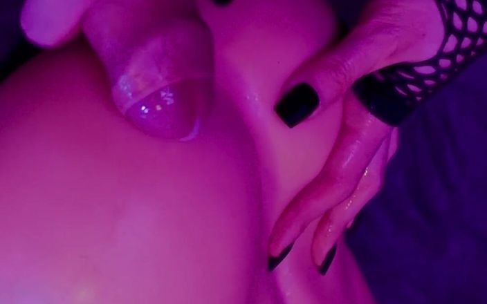 Fer fer sissy: Fer сисси трахает секс-игрушкой и кончает