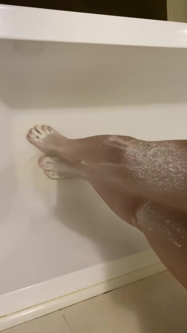 Supernasty: Eu gosto quando você massageia minhas pernas
