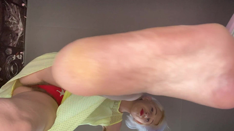 Cuteblonde666: 발 노예 발 숭배