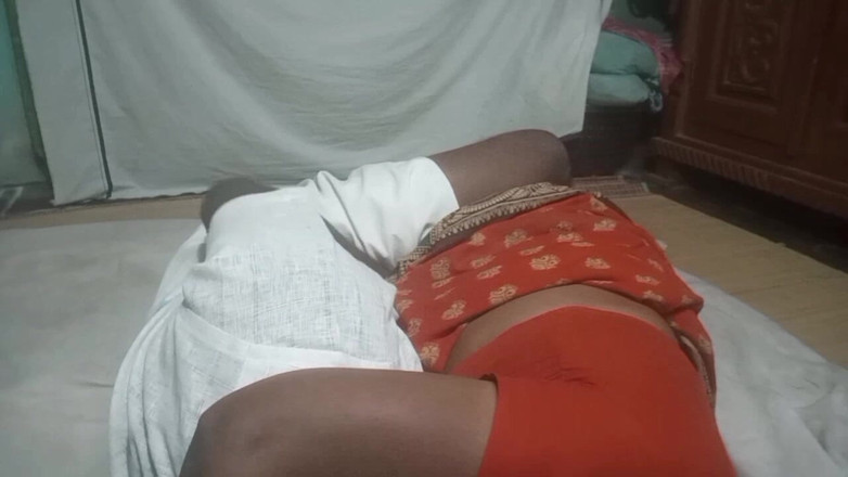 Desi Sathiya: Індійська дезі тамільське гаряче тіло, село, бхабхі жорстко відтрахана