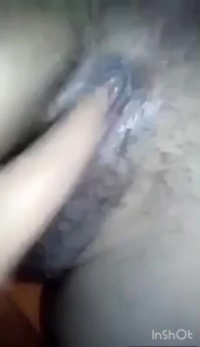 Sluty Piya: デシの女の子が彼氏のカックに夢中になり、膣を擦り始めた