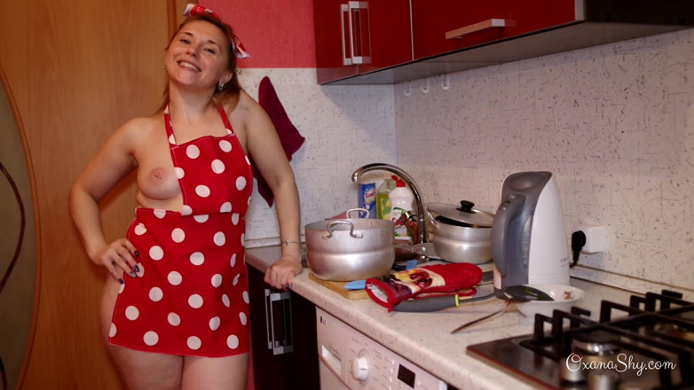 MILF Oxana: Oxanas kulinariska show del 1. Räkor