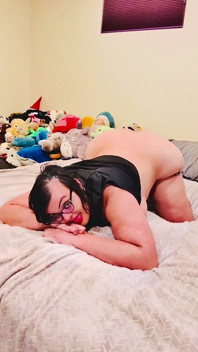 Le gâteau qui trémoie d’une bimbo BBW trans