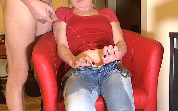 Aqua Pola: Si Dia Kencing Pada Saya Dan Seluar Jeans Dan Tetek...