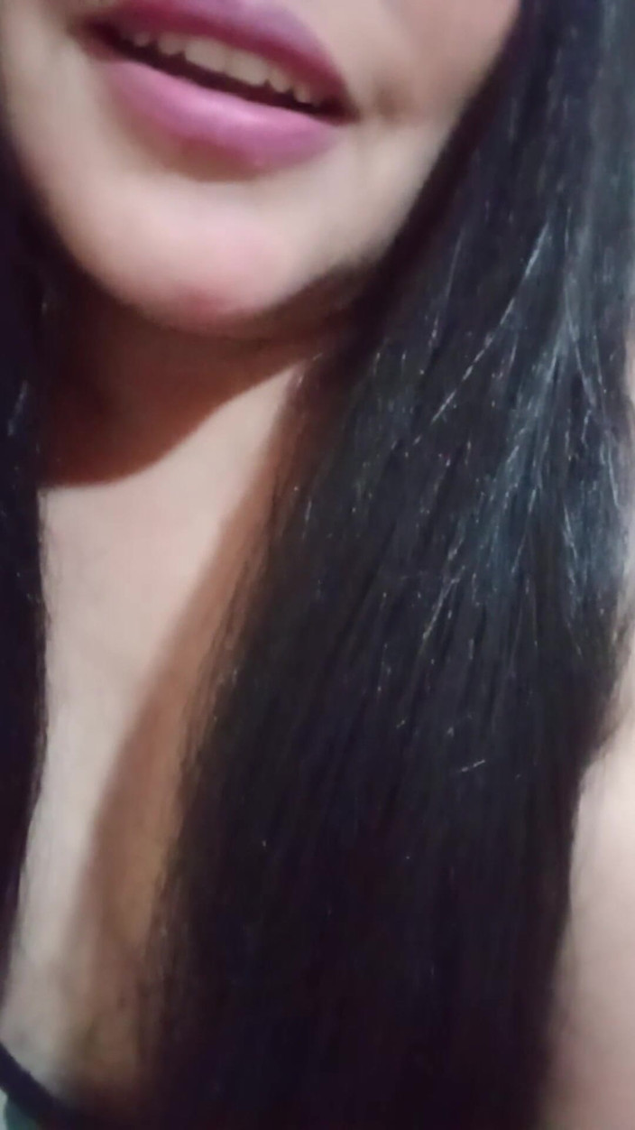 Carla Villalobos: サウナで友人と一緒に、シザーでセックスしたり、レズビアンのセックスをしたりした私のムラムラした話をします。