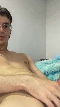 男はたくさんの精液をあげたいと思っている