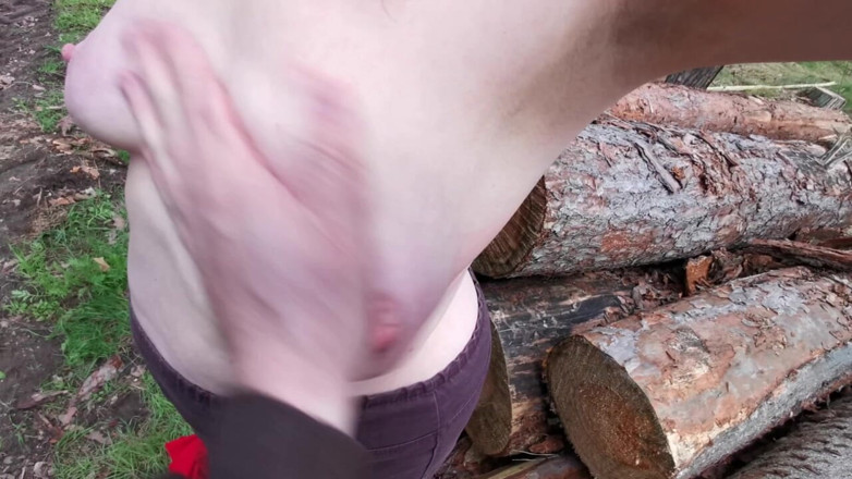 Bouncy Tits Action: Desnude y déjame castigar tus tetas