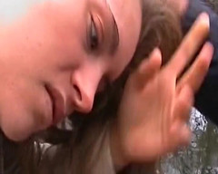 Deutsche XXX Filme: ボートの上でコックを吸うドイツからの壮大なブロンドのひよこ