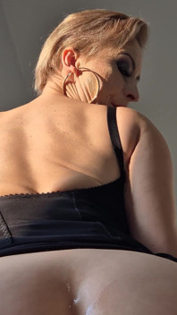 Passeio louco no vibrador mecânico