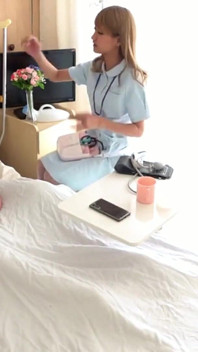 Sexe secret avec mon infirmière de l’hôpital - filmé sur un smartphone - partie 1