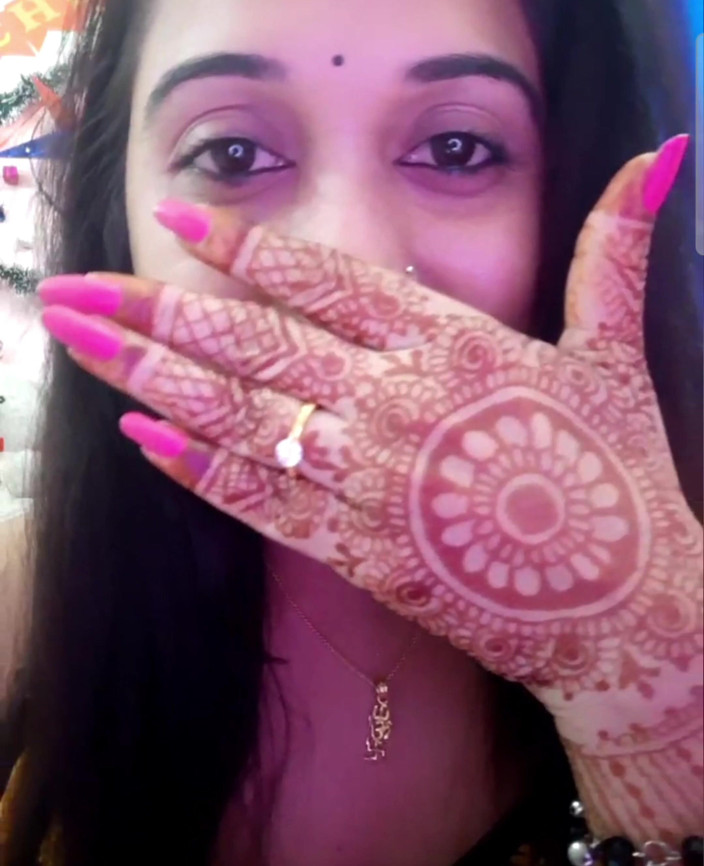 Kanchan devi: Görüntülü görüşmede kolaj kız amcık şımartıyor