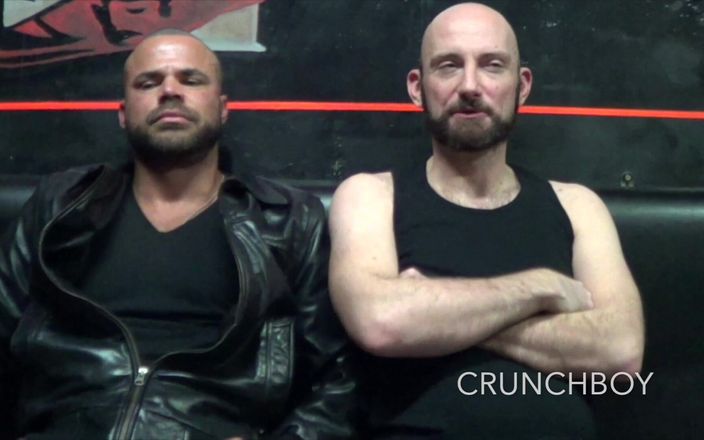 Hot rough sex special bareback: 2133 mogen pojke knullad rå av latino militär