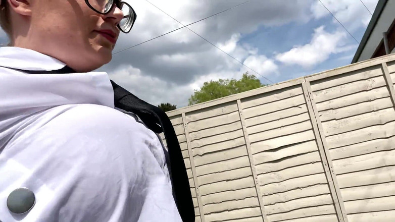 JessieHH: Nevlastní sourozenci chyceni macechou při experimentování po vysoké škole