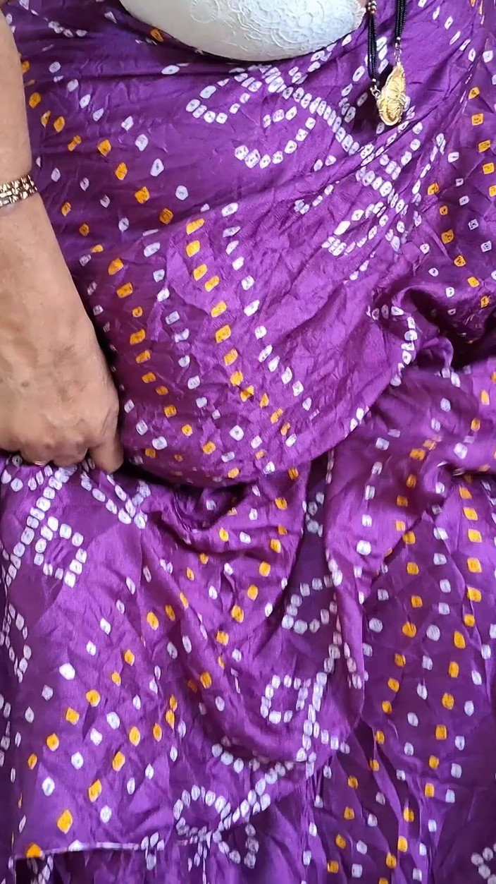 TABOOBREAKERS: Purple Saree Miluje Pocit Gujrati Bhabhi
