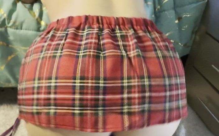 Traviesareina: Cô gái sinh viên nóng bỏng và gợi cảm gửi...