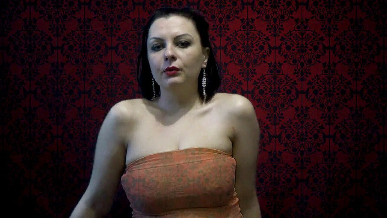 Goddess Misha Goldy: Edepsizce konuşan esmer orta yaşlı seksi kadın