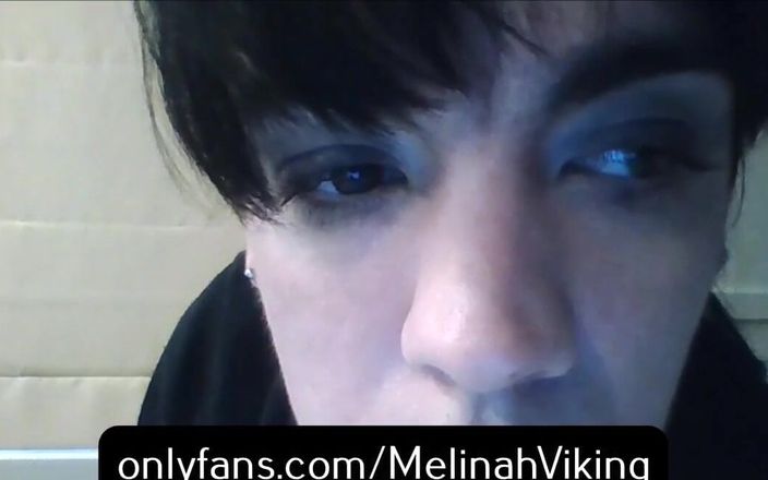 Melinah Viking: De aproape suge cu vedere la persoana 1