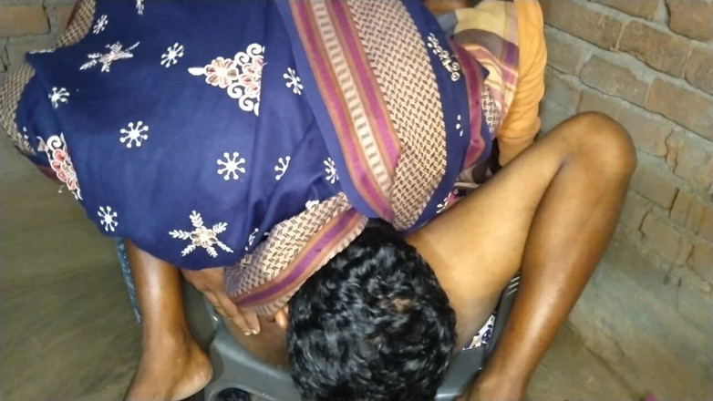 Pumi: Behaarte muschi essende stiefschweige