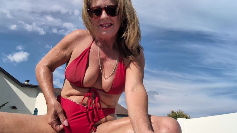 Little Linda: Let's Warm up with a Little Dance
