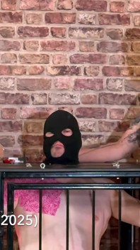 Posacenere umano, gioco con spitto e calpestare cazzo a spillo
