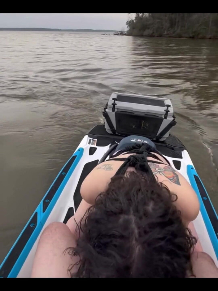 Suzy Wylde: Draußen gefesselt werden